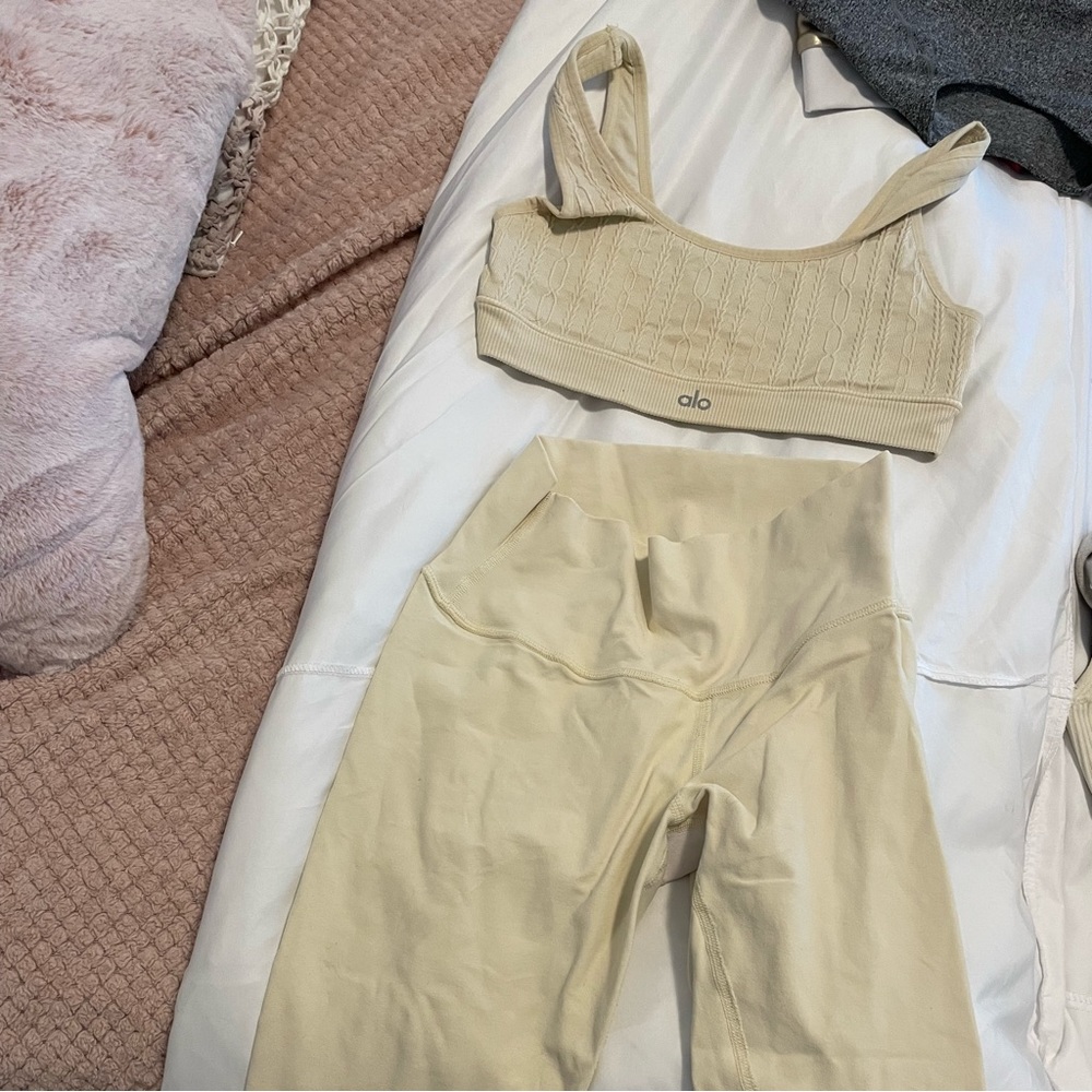 Alo yellow set